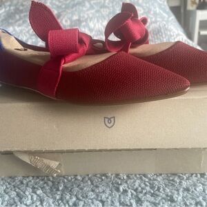Rothy's Red pointy Flats Knit with ribbons 🎀 New in the box